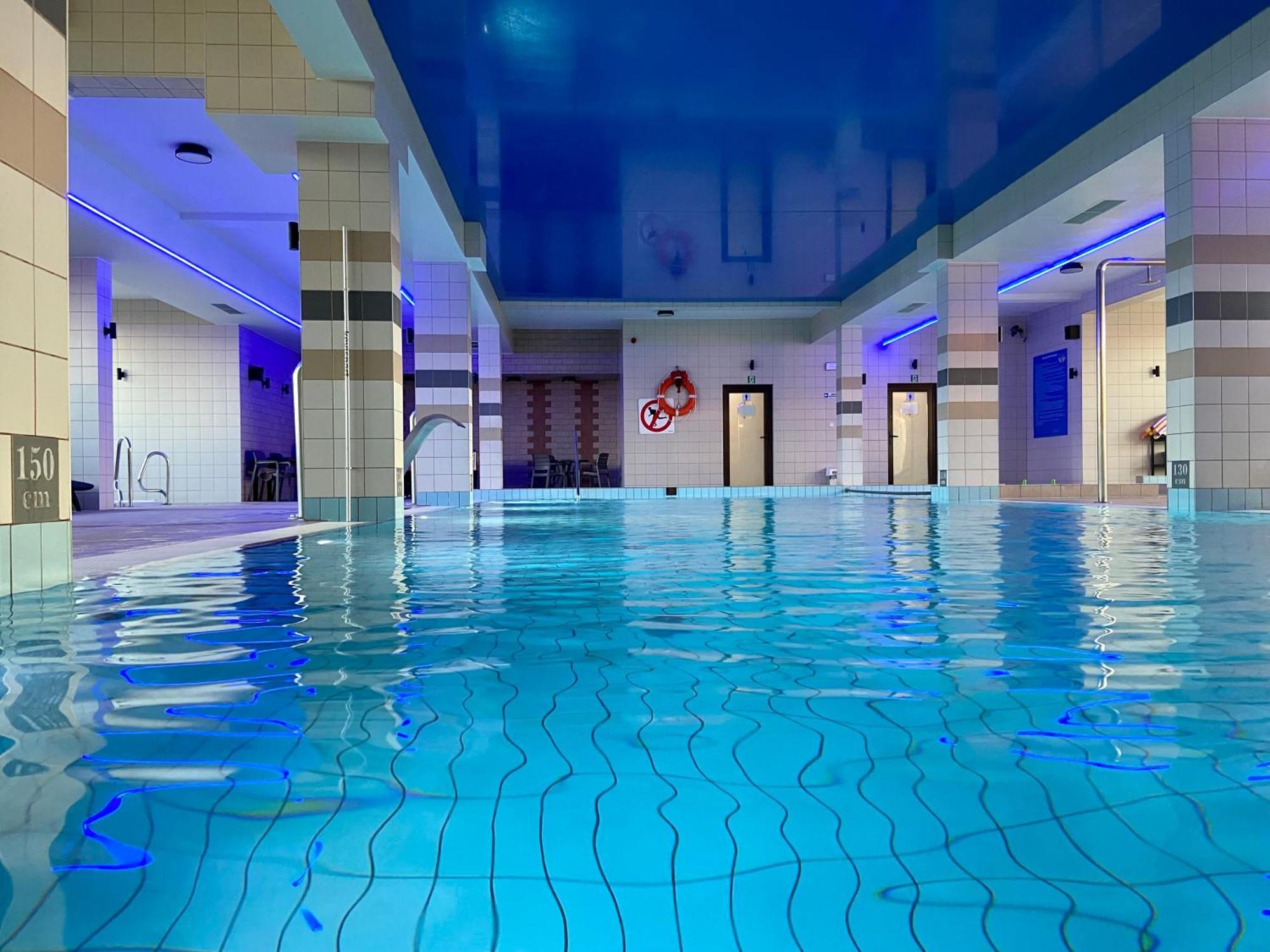 Hotel Victoria Bolszewo Bagian luar foto